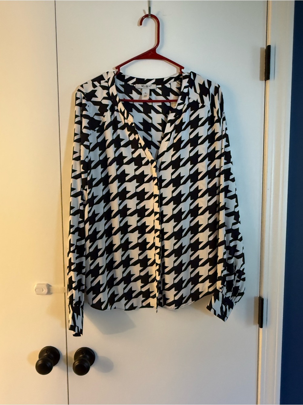 White House Black Market Black and White Houndstooth Button-Down Shirt